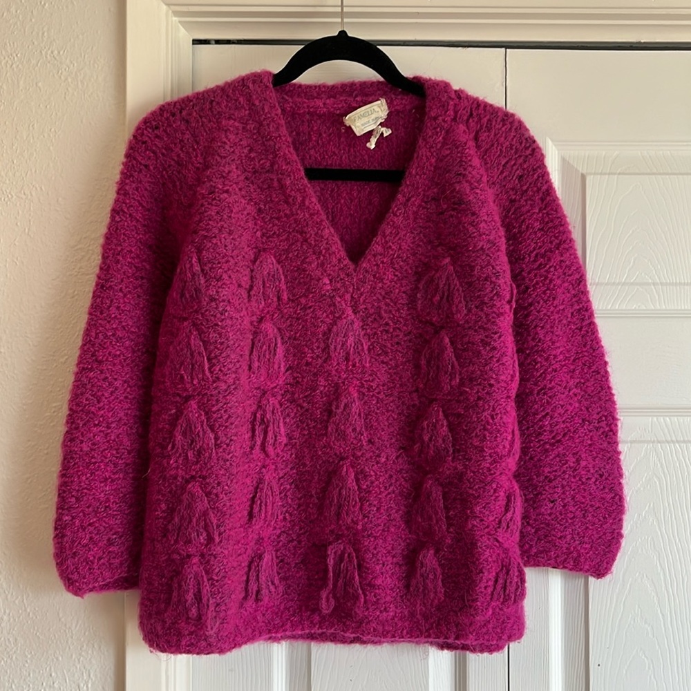 Famelia Vintage Made in Italy Italian Wool Handknit Fuchsia Sweater
